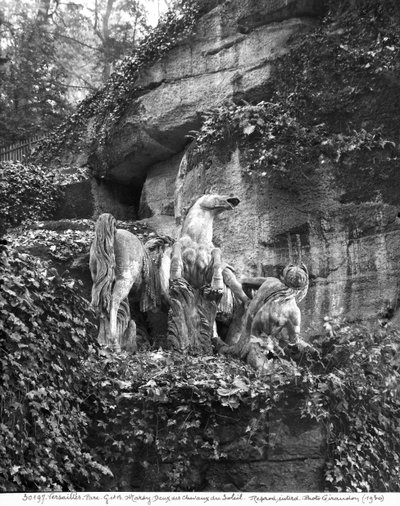 تريتون يجهز حصانين من الشمس في بستان حمامات أبولو ، c.1667-72 (انظر 242850 ، 242856 إلى 242860) (رخام) بواسطة غاسبار وبالتزار مارسي